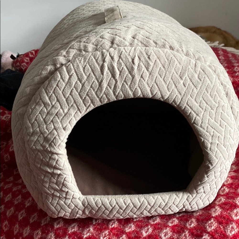Best Friends Carry Quilted Pet House With Removable Mattress Never Used